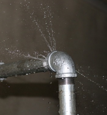 How to Handle a Burst Pipe 